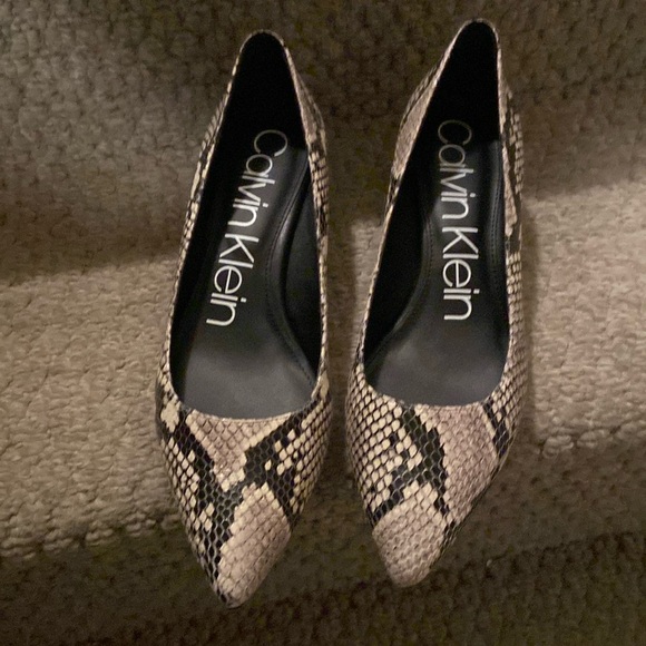 Calvin Klein Snakeskin Kitten Heel Pumps - Picture 1 of 6